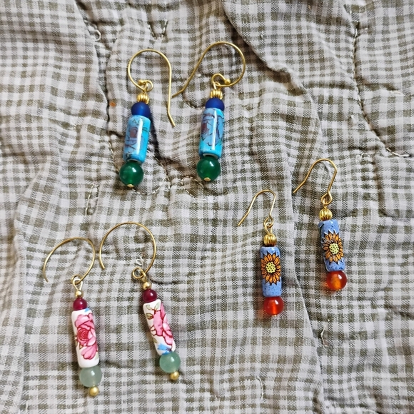 Dainty Handmade Floral Carnelian Earrings - Picture 5 of 5